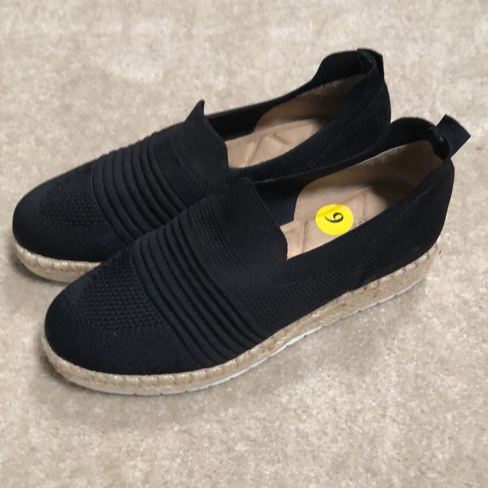 Adrienne Vittadini Black slip on espadrilles size 9.